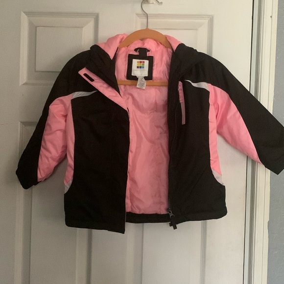 Girls puff jacket toddler size - Picture 2 of 7